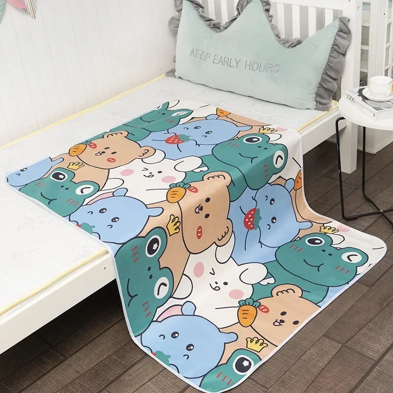 Newborn Cartoon Urine Pad Port - Diaper Changing Mat 评论和价格